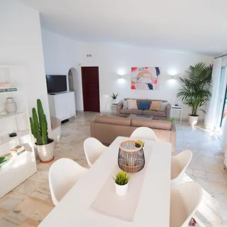 Sleeps 6 Pool Air Con Wifi * Vale do Lobo